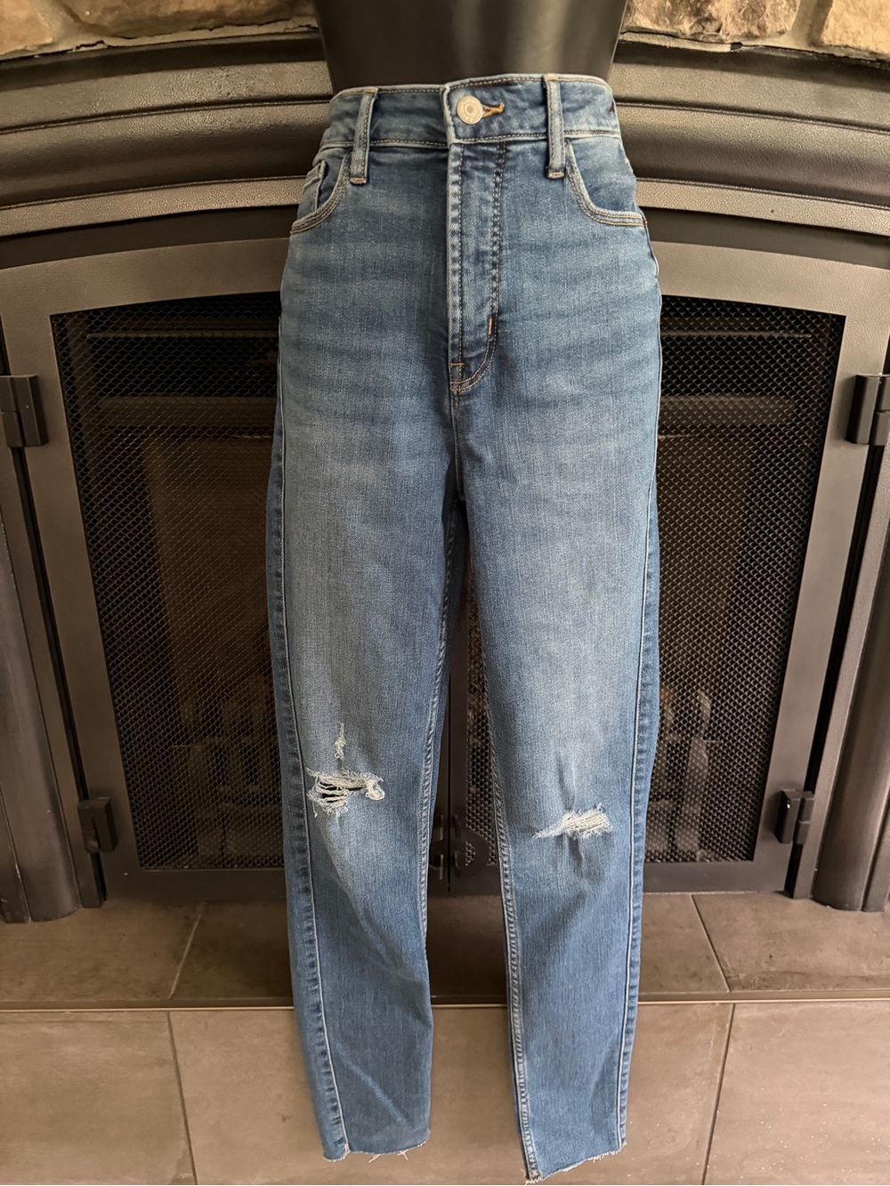 Old Navy Skinny high rise Jeans in Light Blue with Knee Distressing 4 tall